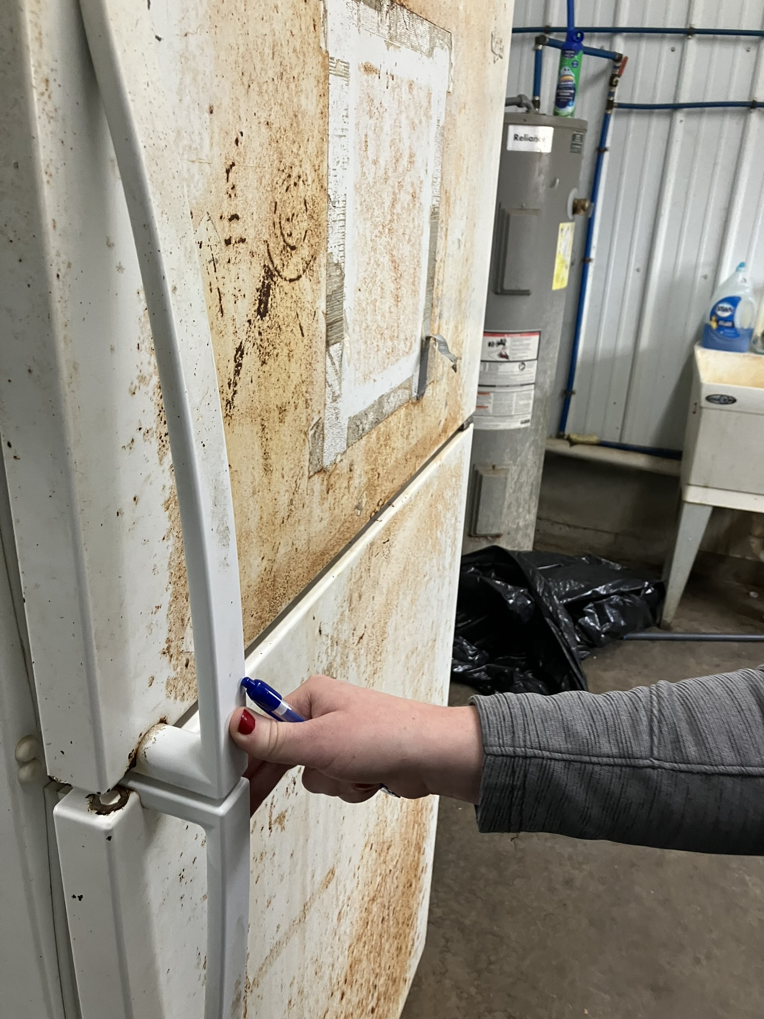 photo of dirty fridge